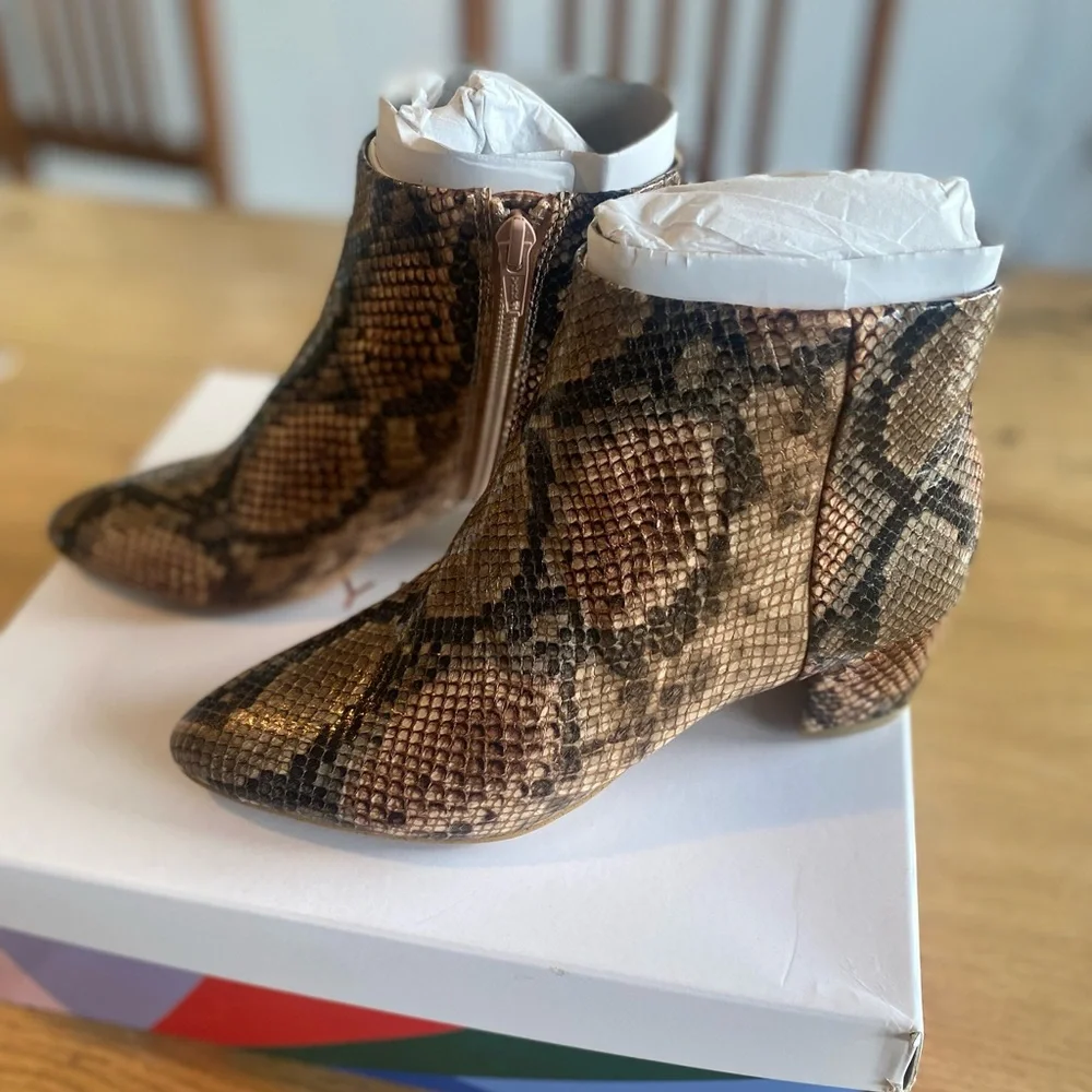 Katy Perry The Rich Snakeskin Ankle‎ Boots Brown Women’s 5.5 NWT Box